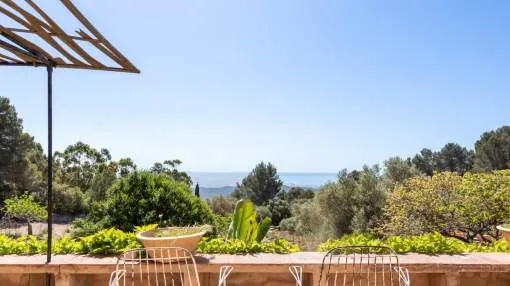 Finca to be refurbished with distant sea views in Esporles